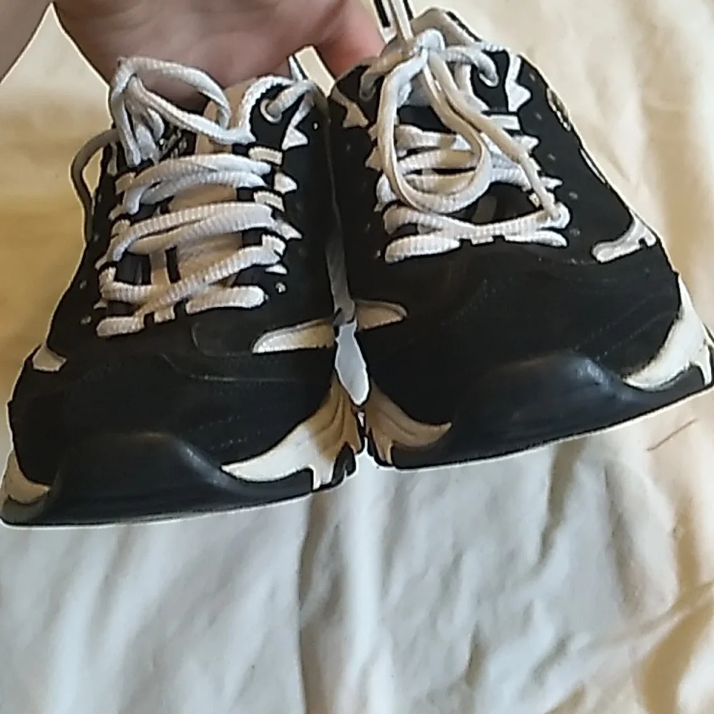 Women's Skechers D'Lites black and white shoes size 6.5 Excellent shape!!! EUC😍 - Picture 7 of 8